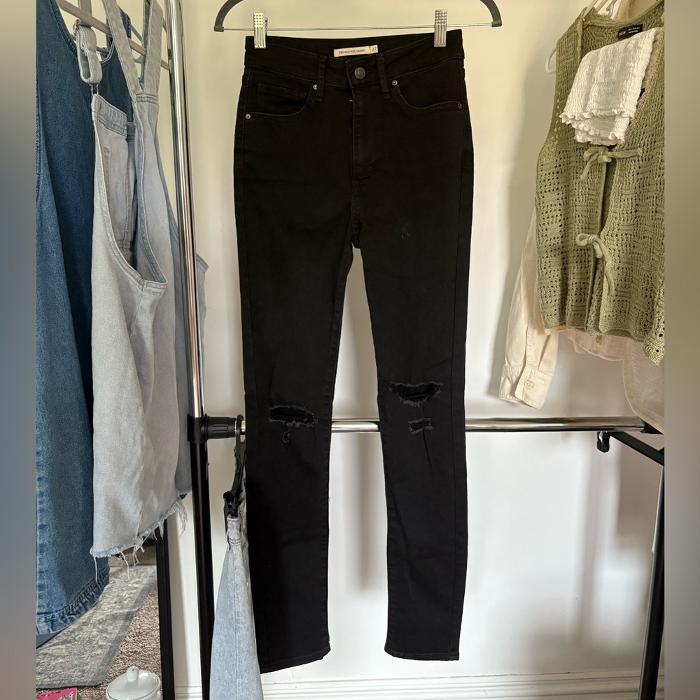 Levi's Black Distressed Skinny Jeans